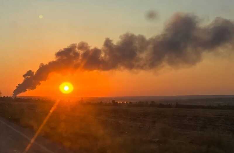 Пожар на Новошахтинском НПЗ в Ростовской области длится свыше двух дней