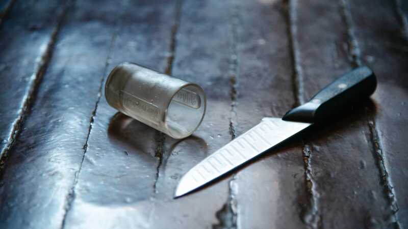 В Калининградской области мужчина в алкогольном опьянении ударил соседа ножом в живот