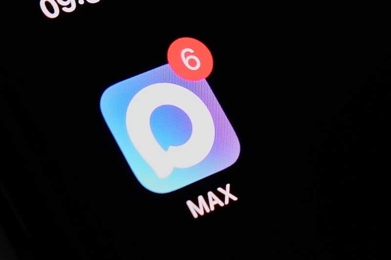 Просить благословения для смартфонов: каким образом Русская Православная Церковь оказала поддержку мессенджеру Max