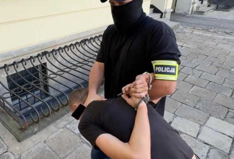 Польская полиция арестовала украинца, который угрожал поджечь дома