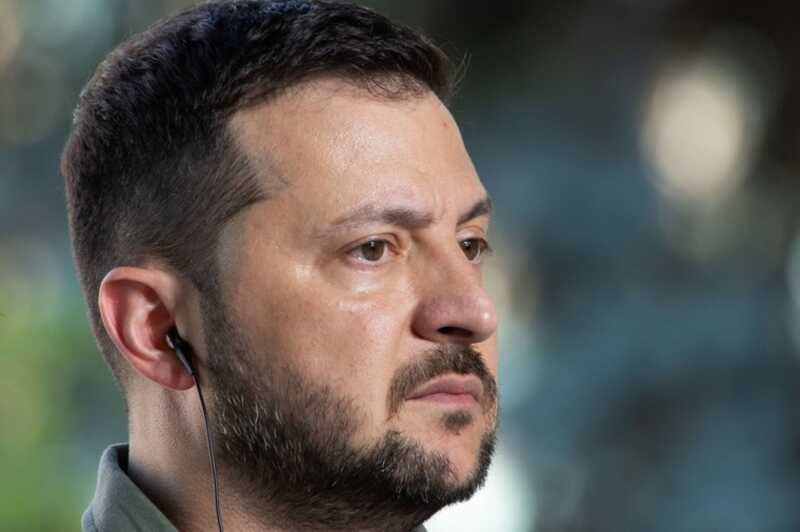 Зеленский заявил, что массовая эмиграция украинской молодежи за границу не происходит