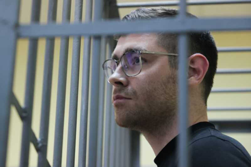 Обвинение против редактора свердловского URA.RU Дениса Аллаярова было ужесточено следствием