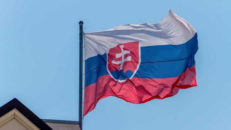 Венгрия и Словакия снова выступили в защиту российских олигархов