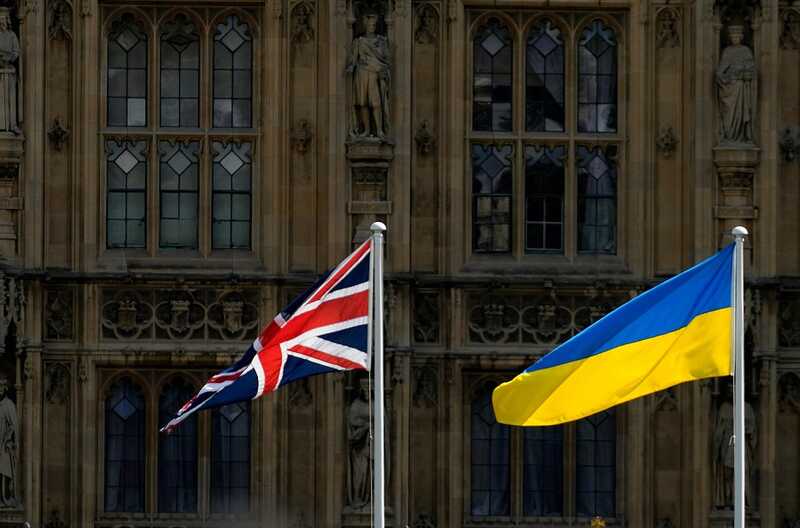 Великобритания предоставит Украине тысячи дронов с большим радиусом действия