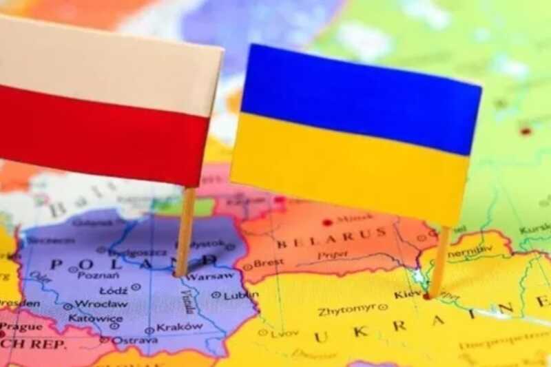 Польша за неделю приняла свыше 6000 молодых украинцев после отмены ограничений