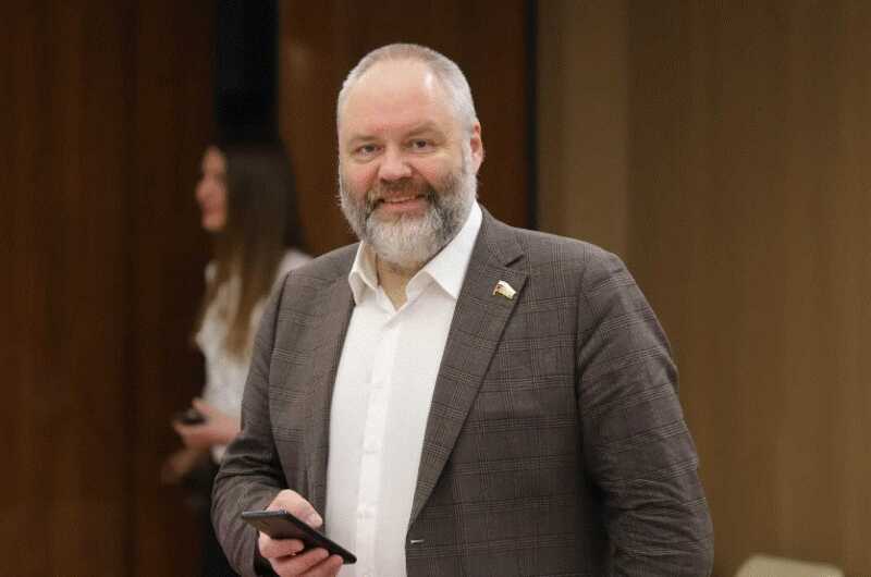 Российский парламентарий Николай Новичков предложил учредить перечень граждан, поддерживающих зарубежных агентов